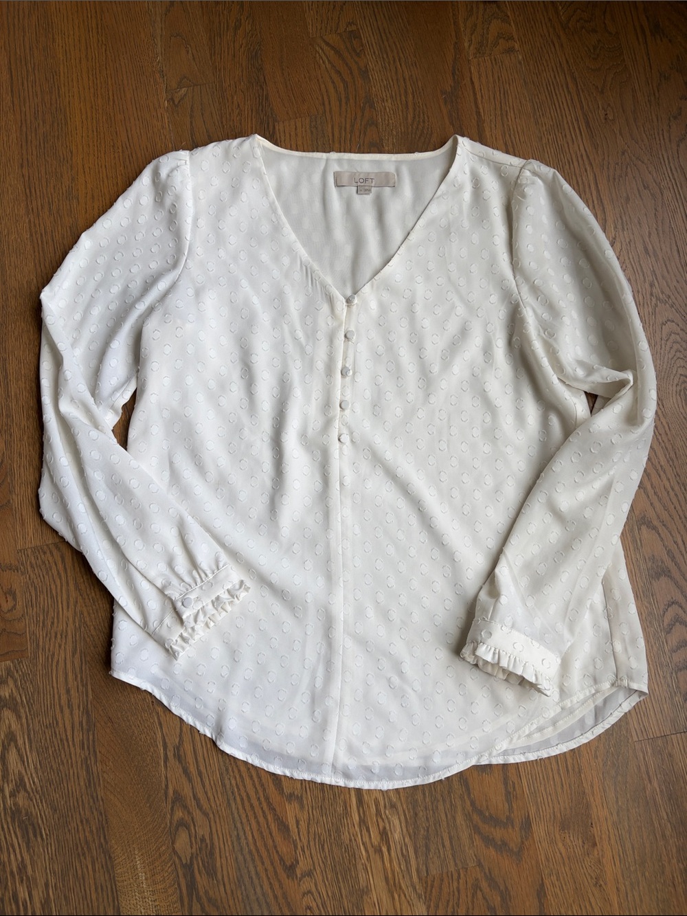 LOFT Cream Textured Dot V-Neck Long Sleeve Blouse size Small